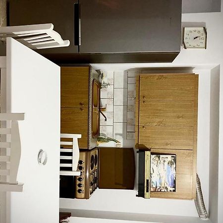Honey Apartment Near Port Of Saranda Ngoại thất bức ảnh