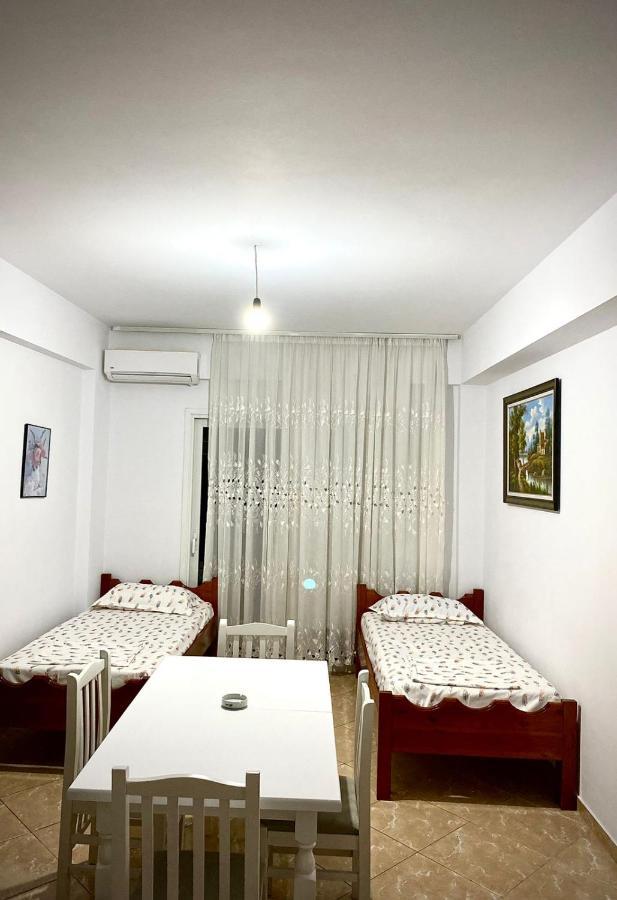 Honey Apartment Near Port Of Saranda Ngoại thất bức ảnh
